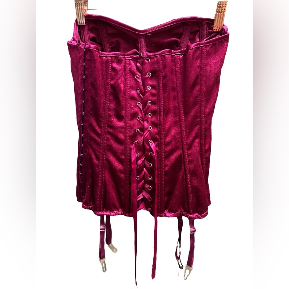 FREDEICKS OF HOLLYWOOD Sexy Ruched Corset - Picture 2 of 6